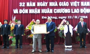 Đại học Duy Tân đón Huân chương Lao động hạng Nhì