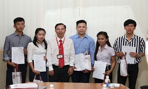 Đón đoàn Sinh viên Lào đến Nhập học tại Đại học Duy Tân
